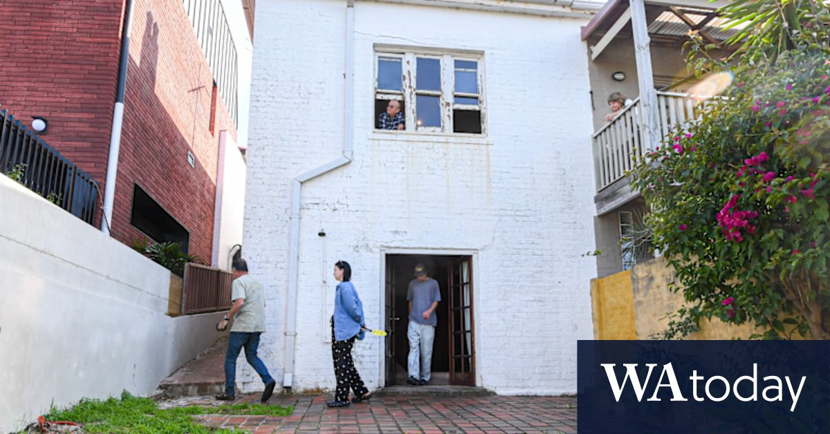 Sydney auctions: Young couples pays $3 million for Bronte fixer-upper, once home to photographer Valentin Sowada - Vimarsana News