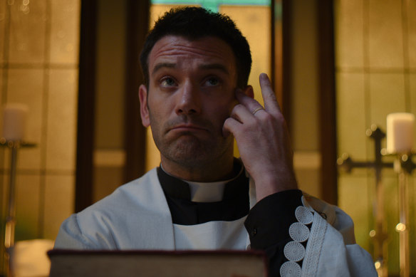 Colin Donnell as Mack in Irreverent.