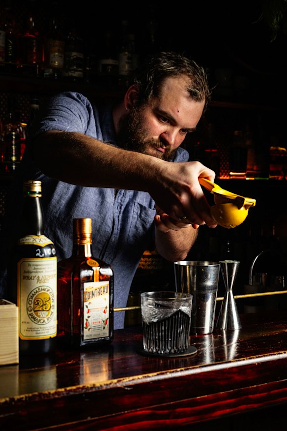 Rum and cocktails are the specialty here.