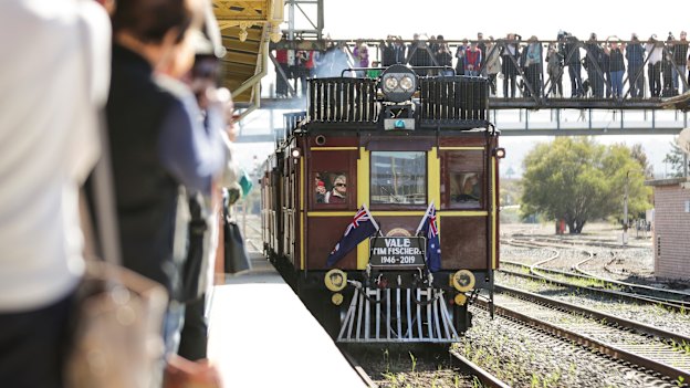 The coffin of former deputy prime minister Tim Fischer arrives at the Albury railway station.
