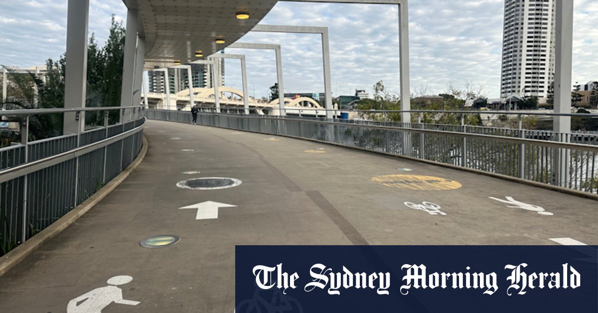New paint job to clear up walking and riding confusion on city bridge