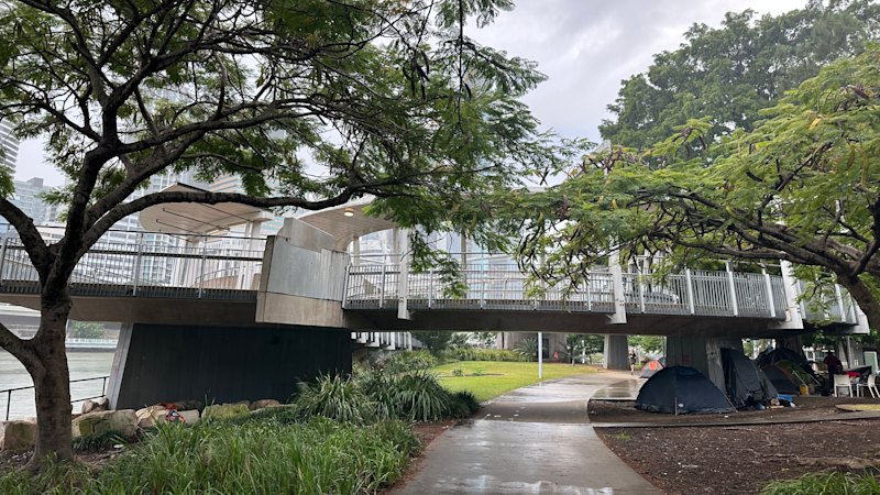 The view is beautiful but this Brisbane bench is a little bit hostile