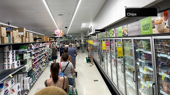 Queue at Woolworths in Paddington, morning of January 8.