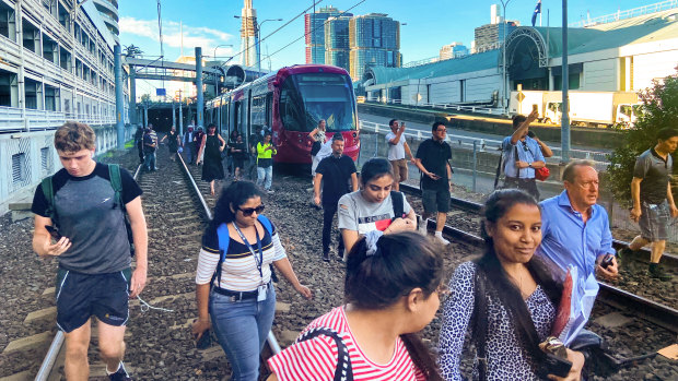 Sydney Trains apologises for 'terrible morning'