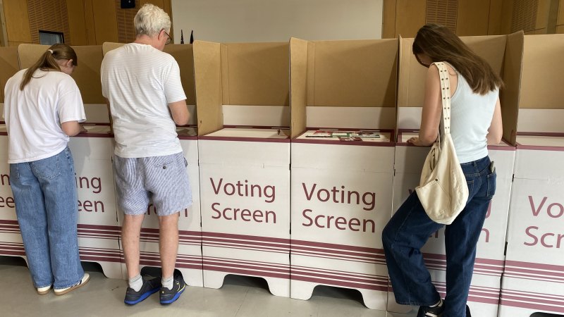 Two seats scrapped in proposed redraw of Queensland electoral map