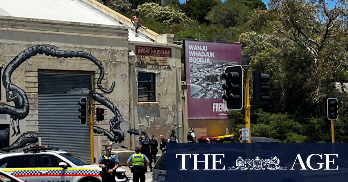 Lengthy pursuit ends in Fremantle after driver climbs roof of Naval Store - Vimarsana News