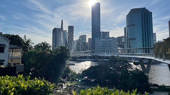 Kangaroo Point Bridge, Brisbane’s newest green bridge connecting Kangaroo Point to Eagle Street Pier.