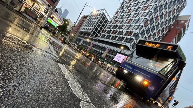 Flash flooding warning as heavy rain drenches Melbourne