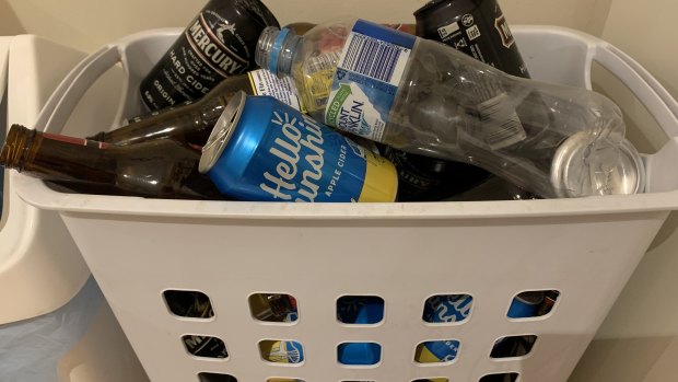 Victorians will collect 10¢ for used cans and bottles from November
