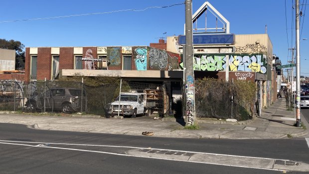 Welcome to Thornbury: Boarded up windows, graffiti and run-down cars