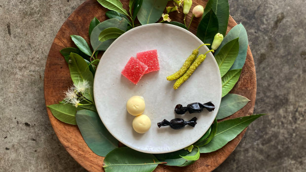 The Pipit menu is peppered with local plants.