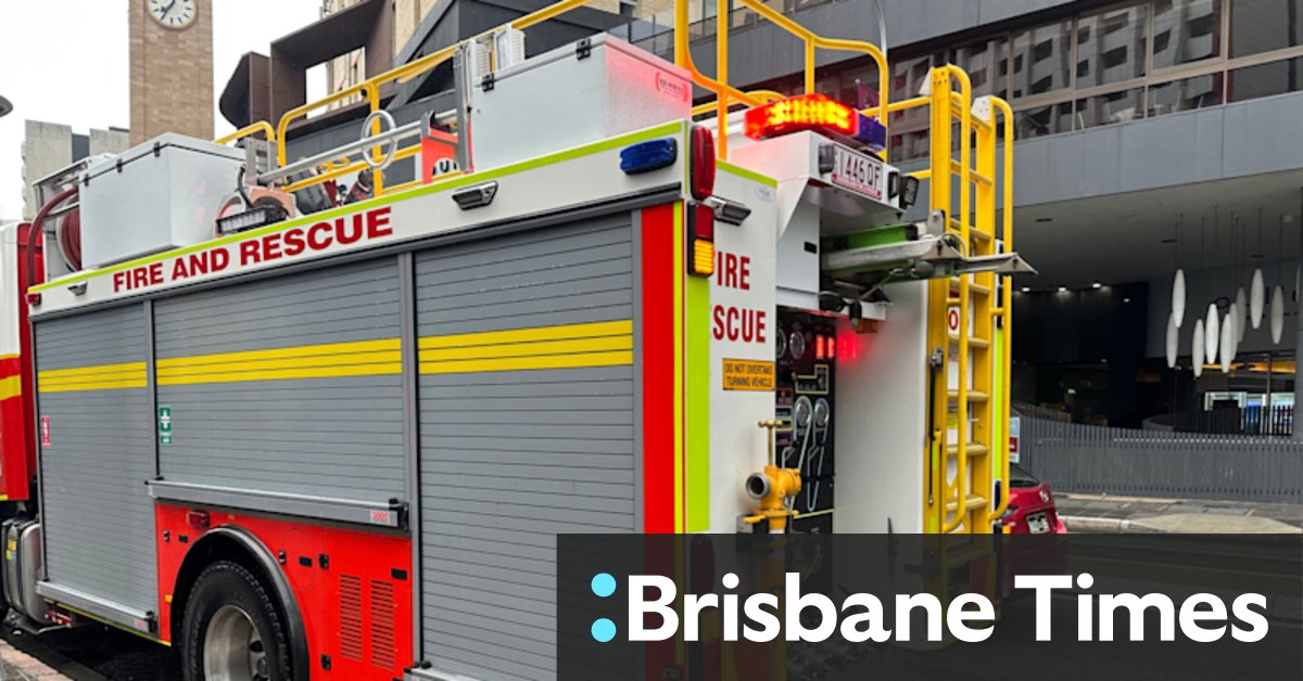 Man dies in Gold Coast fire, neighbours forced to evacuate - Vimarsana News