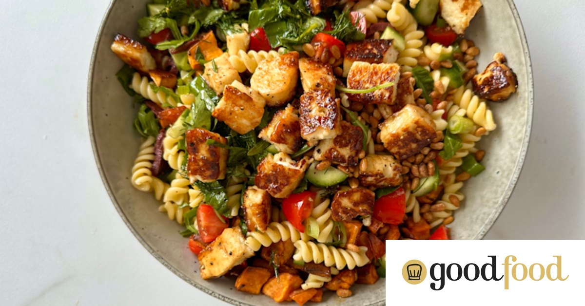 Mediterranean pasta salad with golden halloumi