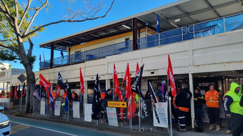 Qld Labor seeks distance from CFMEU as probes, protests continue