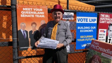 One Nation volunteer John MacDonnell tells voters the Lockyer Valley is Pauline Hanson's "home territory".