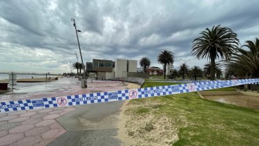 Crime scene officers and detectives on scene following stabbing on Jacka Boulevard in St Kilda.