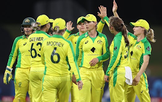 Australia risks losing players for the World Cup if there is a COVID outbreak during the Ashes.