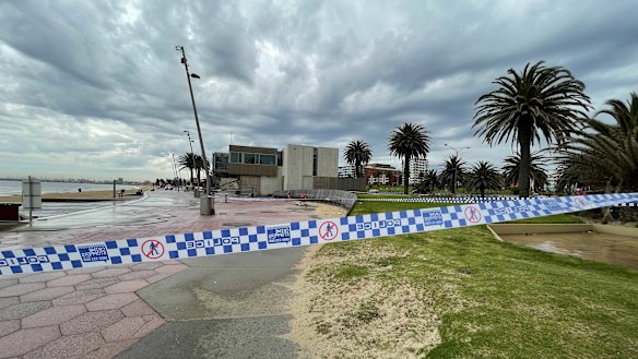Crime scene officers and detectives on scene following stabbing on Jacka Boulevard in St Kilda.