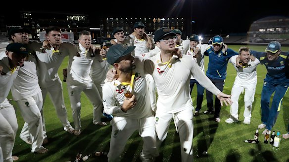 Nathan Lyon and Steve Smith sing to Australia's retention of the Ashes in England.