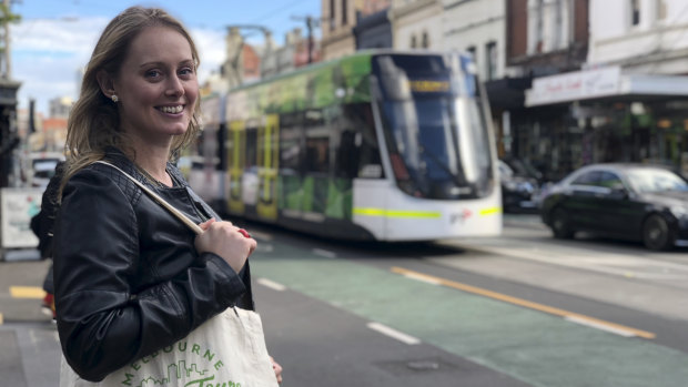 Jess Ivers leads a Melbourne Vegan Tour.