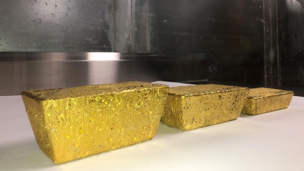 Three doré gold bars weighed 1139 oz.