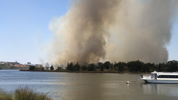 The scrub fire which broke out in Belmont Park, near Optus Stadium. 