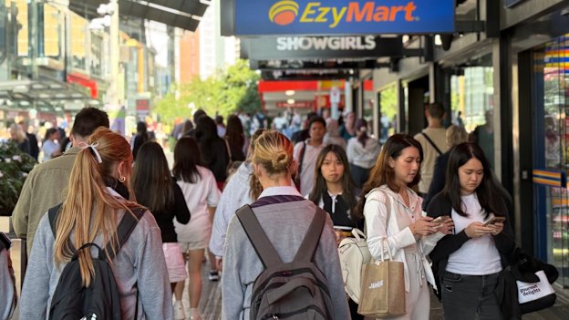 A busier section of Queen Street Mall, near the intersection with Albert Street, on a Wednesday afternoon.