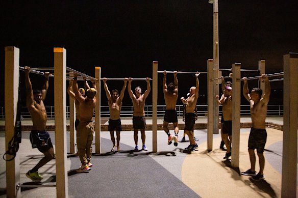 Long-term users of the Bondi Beach fitness station have backed a push for gym equipment to be returned to the site.