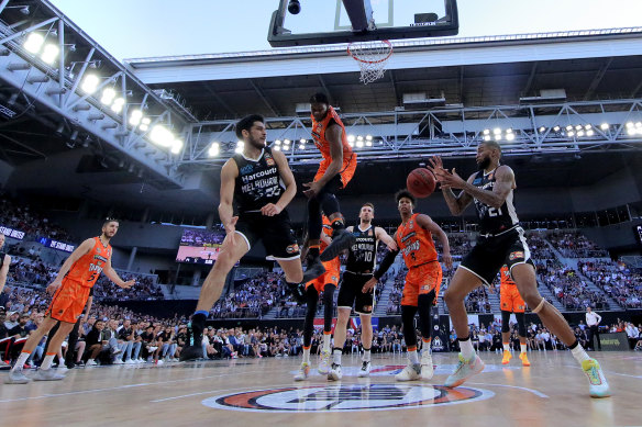 Melbourne United need to win against Cairns to keep their season alive, having been unable to beat them in three previous meetings so far this season.
