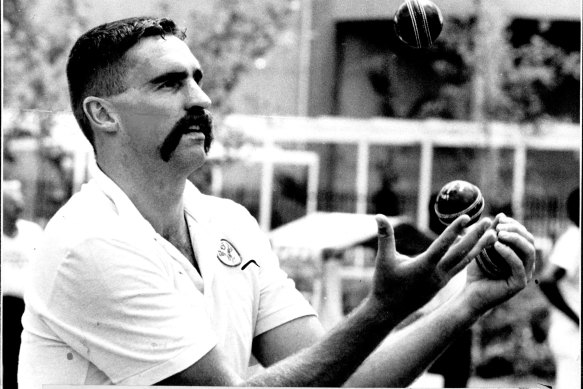 Merv Hughes juggles in the SCG nets in 1989.