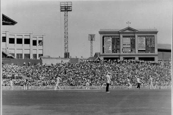 Australia v England at the 3rd Test played at the SCG in 1959.