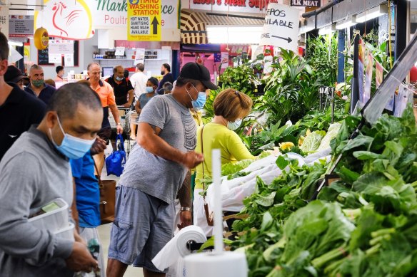 A weekly measure of consumer confidence fell another 1.3 per cent last week, with the cost of living and the state of the economy top of shoppers’ minds.