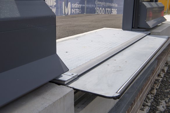 Mechanical gap fillers for platforms on the Bankstown line section of the Metro City and Southwest project.