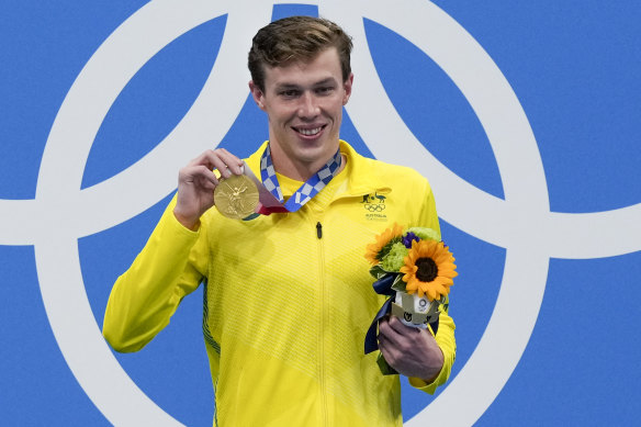 Zac Stubblety-Cook poses with his 200m breaststroke gold medal at the Tokyo Olympics.