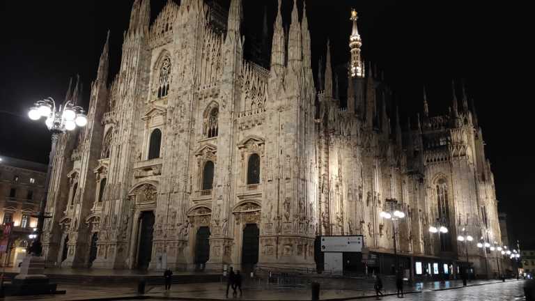 A low light shot, taken with the Oppo R17 Pro.