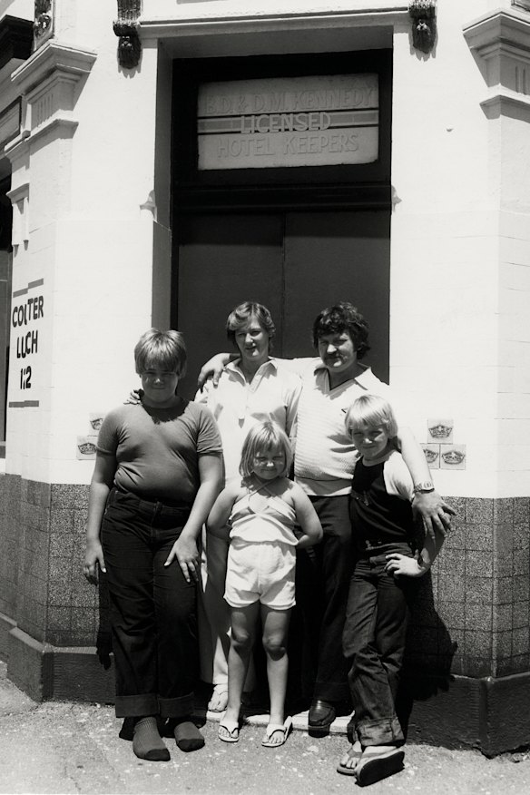 The publicans of the Three Crowns Hotel with their children at 365 Victoria Street, West Melbourne, 1982.