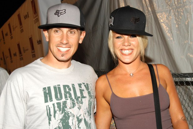 pink and carey hart pink denies break up reports 