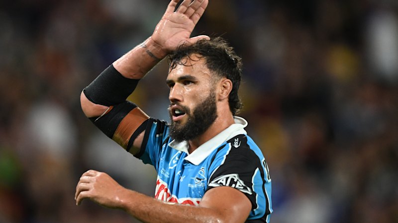Lucrative offer tempts Cronulla cult hero as record season beckons
