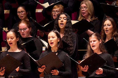 St Matthew Passion: The choir responded to conductor Elizabeth Scott with impressive precision and energy.