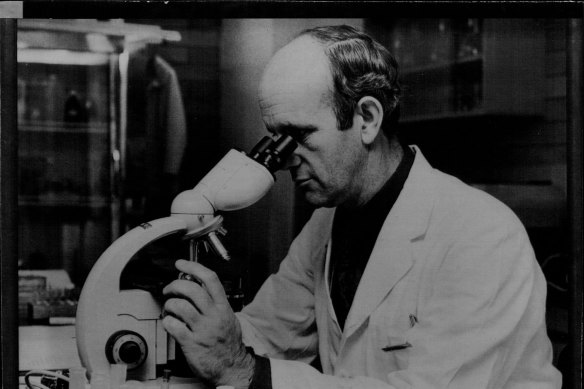 Boettcher in his laboratory in 1984.