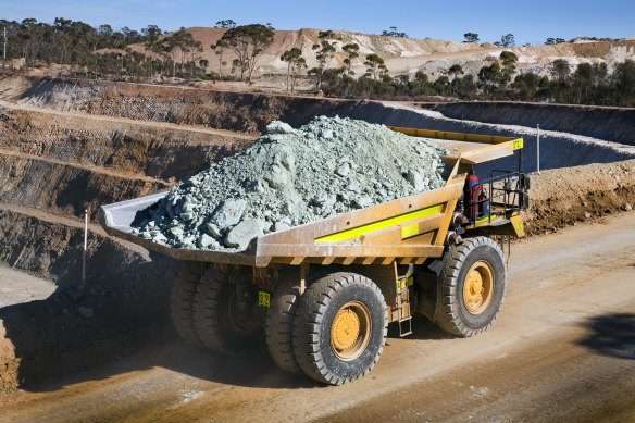 BHP shares fell to $2.60 on Thursday as the miner traded without its dividend for the first time.
