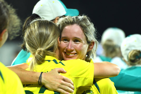 Beth Mooney was instrumental in keeping Australia’s winning streak alive.