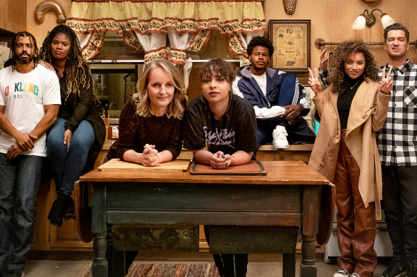 <i>Blindspotting</i> cast members (from left) Colin (Daveed Diggs), Janelle (Candace Nicholas-Lippman),  Rainey (Helen Hunt), Ashley (Jasmine Cephas Jones), Earl (Benjamin Earl Turner), Trish (Jaylen Barron) and Miles Turner (Rafael Casal). 