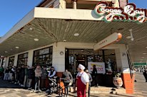 Sydney’s Coogee Bay Hotel temporarily became In-N-Out Burger’s latest Australian location for six hours on Wednesday, with the cult American fast food brand yet to open a permanent location outside the United States.