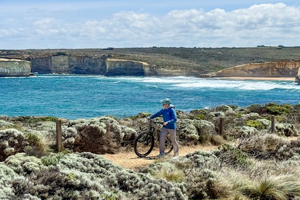Cyclists must push bikes around the must-see panorama of Loch Ard Gorge walking tracks.