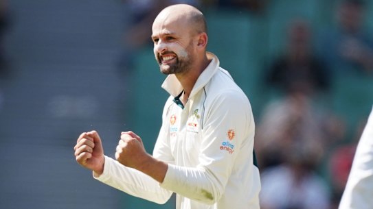 Nathan Lyon has no intention to sit out the Sydney Test, despite Shane Warne's calls for him to have a rest.