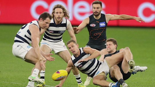 Geelong captain Joel Selwood passes the ball against the Giants in Friday night’s semi-final.