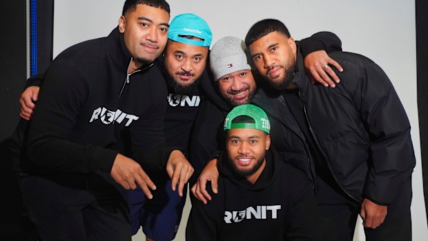 The team behind RUNIT: (From left) Virgil Taua’a, Rennie Molimau,
Andy Molimau (grey beanie), Noel Taua’a (green hat) and Brandon Taua’a.