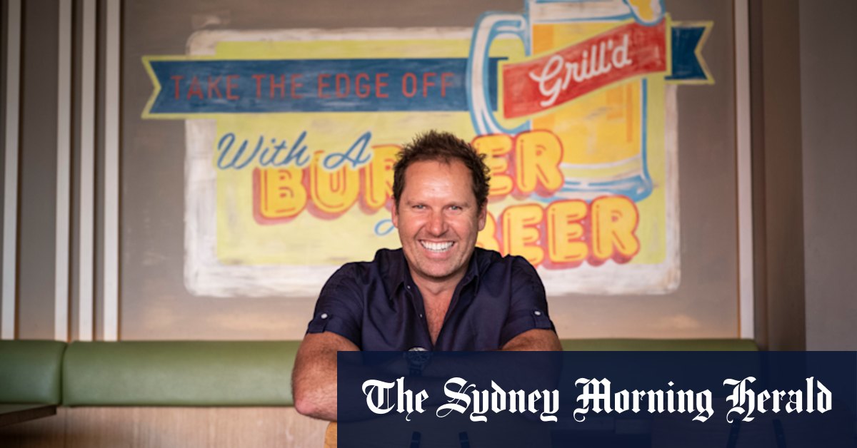 Burger mogul sells Melbourne home for $15m, and it comes with the lot - Vimarsana News