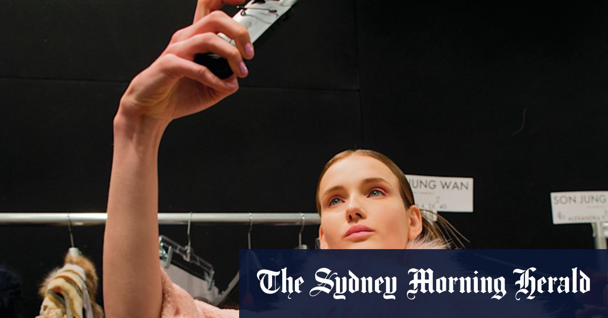 Selfies can be a bit cringe, but here’s how to take a good one